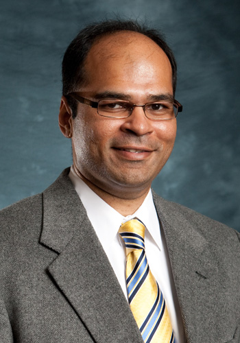 Researcher Developing Lab-Grown Heart Tissue