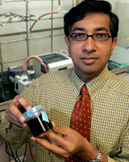 Engineering Professor Receives UH Excellence in Research and Scholarship Award