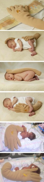 Zaky deals hand pillow