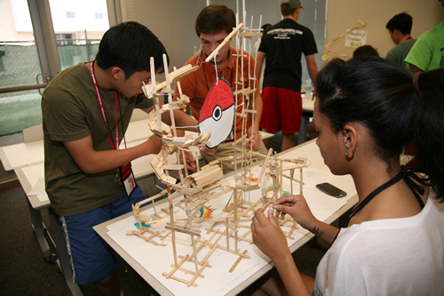 High School Seniors Explore Engineering at UH
