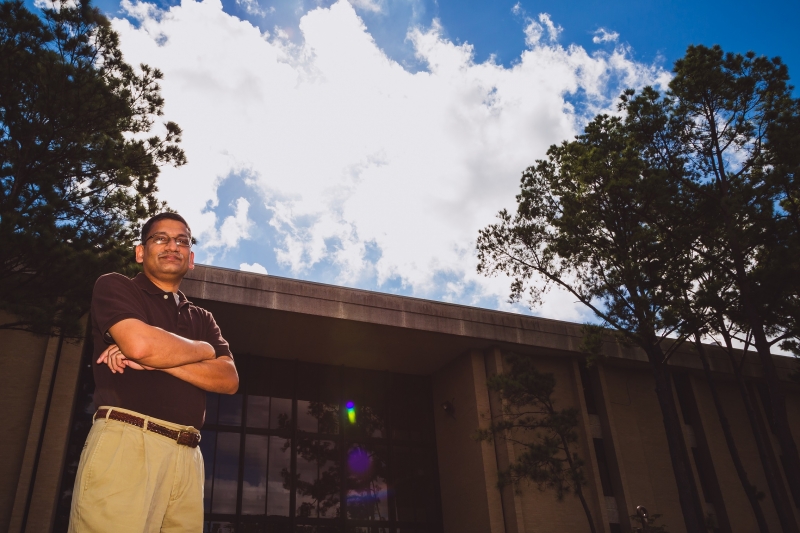 CEE Professor Co-Chairs Membrane Society Conference