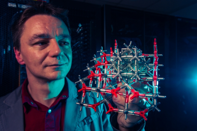 UH Seed Funding Boosts Research on Water Splitting Nanoparticles