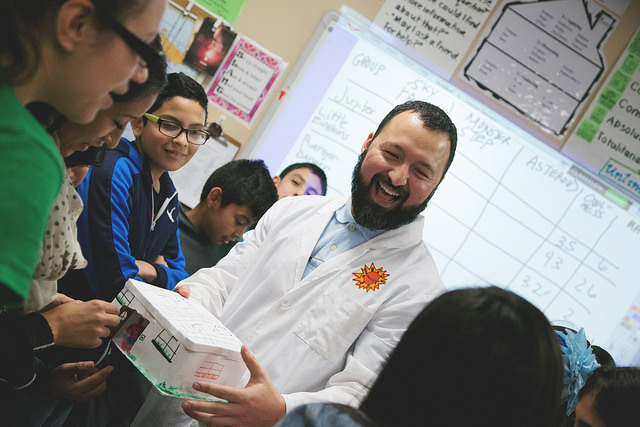 VIDEO: Mechanical Engineering Alumnus Hosts STEAM Outreach Events for Houston’s Low-Income K-12 Students