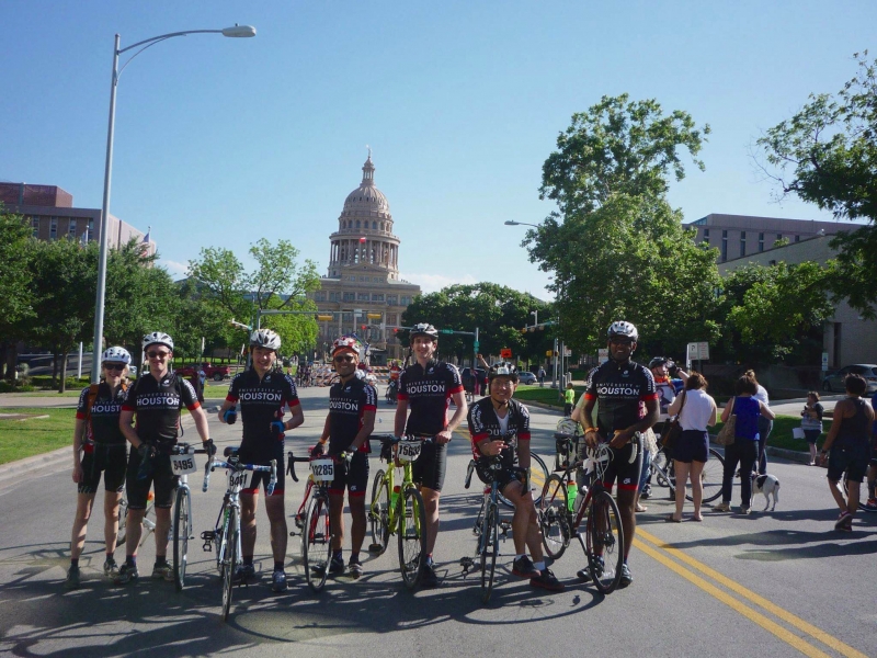 Fundraising for MS: ECE Professor and Students Pedal From Houston to Austin in MS150