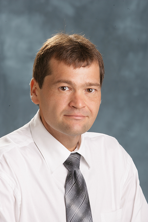 Prestigious Society Inducts UH Engineering Professor