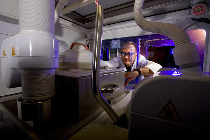 UH Engineers Discover Superior Metallic Monolayer Catalyst 