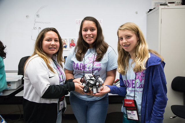 G.R.A.D.E. Camp Introduces Houston’s Young Women to the World of Engineering