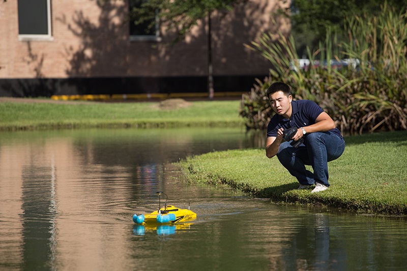 UH Professors to Robots: Swim, Communicate and Bring Us Data – Fast!