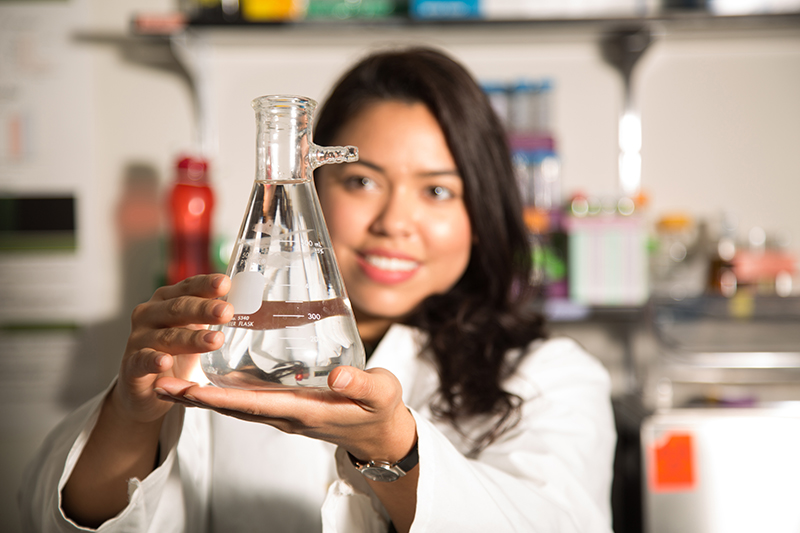 Grant Allows UH Startup to Increase Global Access to Clean Water With Nano-sized Technology