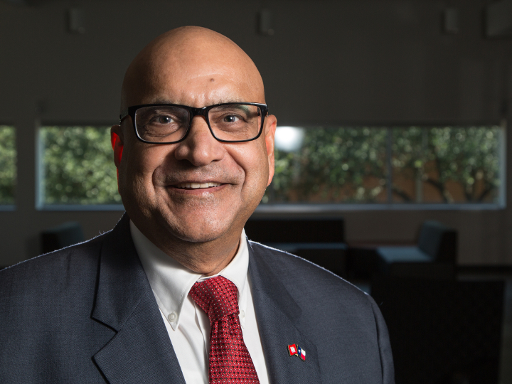 UH Researchers Begin Carbon Capture Project with Oil India