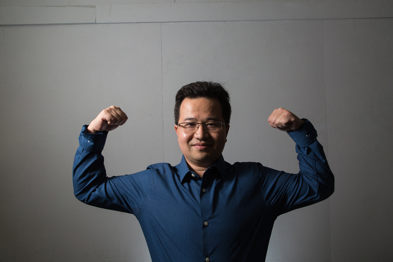 Zheng Chen Wins NSF CAREER Award to Make Artificial Muscles More Lifelike