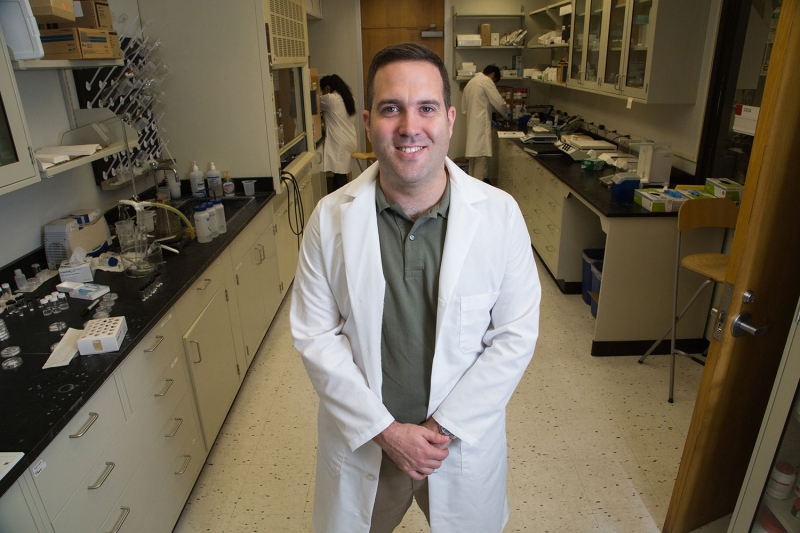 UH Engineer Wins Welch Foundation’s 2018 Hackerman Award