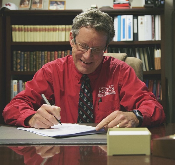 College honors 17 with yearly Faculty and Student Excellence Awards
