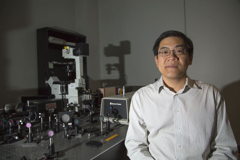 Wei-Chuan Shih, professor of computer and electrical engineering, has been awarded $2.7 million from the National Institute of Biomedical Imaging and Bioengineering to detect cancer biomarkers in blood by counting exosomes.