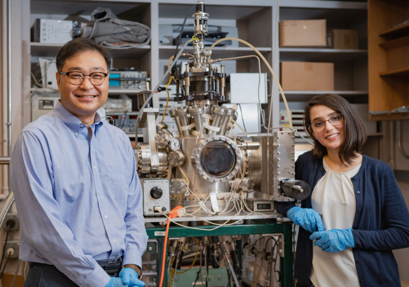 Jae-Hyun Ryou, Ph.D., Associate Professor of Mechanical Engineering and his doctoral student Mina Moradnia.