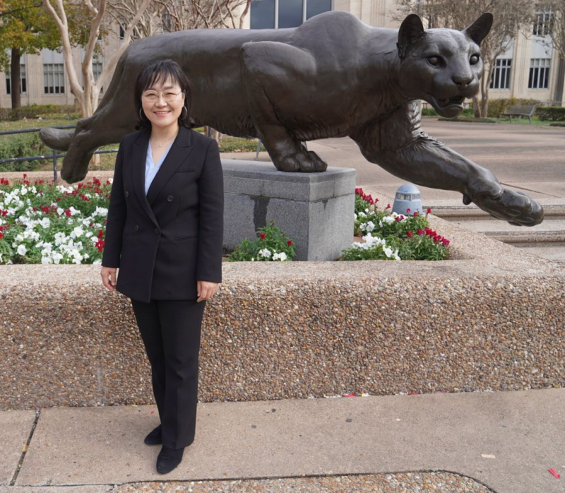 Jinsook Roh, an assistant professor of Biomedical Engineering, has received a CAREER award for her proposal, “Neuromuscular Coordination (NeuroCoord)-Guided Human-Machine Interaction for Quantifying and Improving Motor Function after Stroke.” 