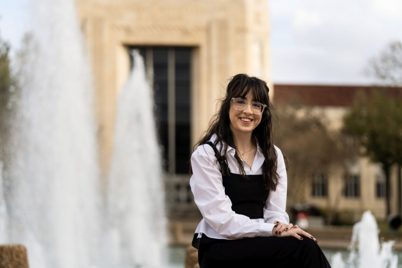 Hakam's drive leads to Outstanding Student award, graduate studies