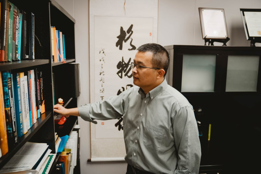 Ben Xu, an assistant professor in the Mechanical Engineering Department and a Presidential Frontier Faculty Fellow, received the award in March for his proposal, “Collaborative Research: Multiscale study of oscillating flow and multiphase heat transfer in porous media.” As the leading PI in this collaborative campaign, the $171,734 grant will cover research at UH through August 2025.