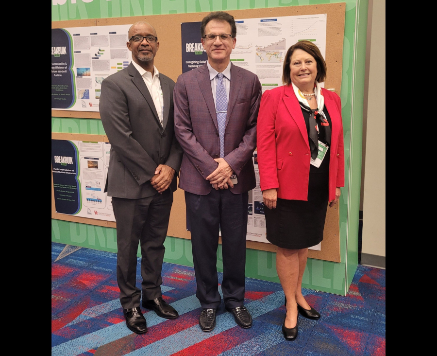 Al Henson, Heidar Malki and Margaret Kidd, at the Breakbulk Student Poster Competition.