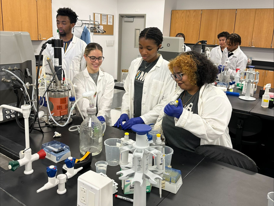 UH Biotechnology to host NIIMBL eXperience @ UH 2025