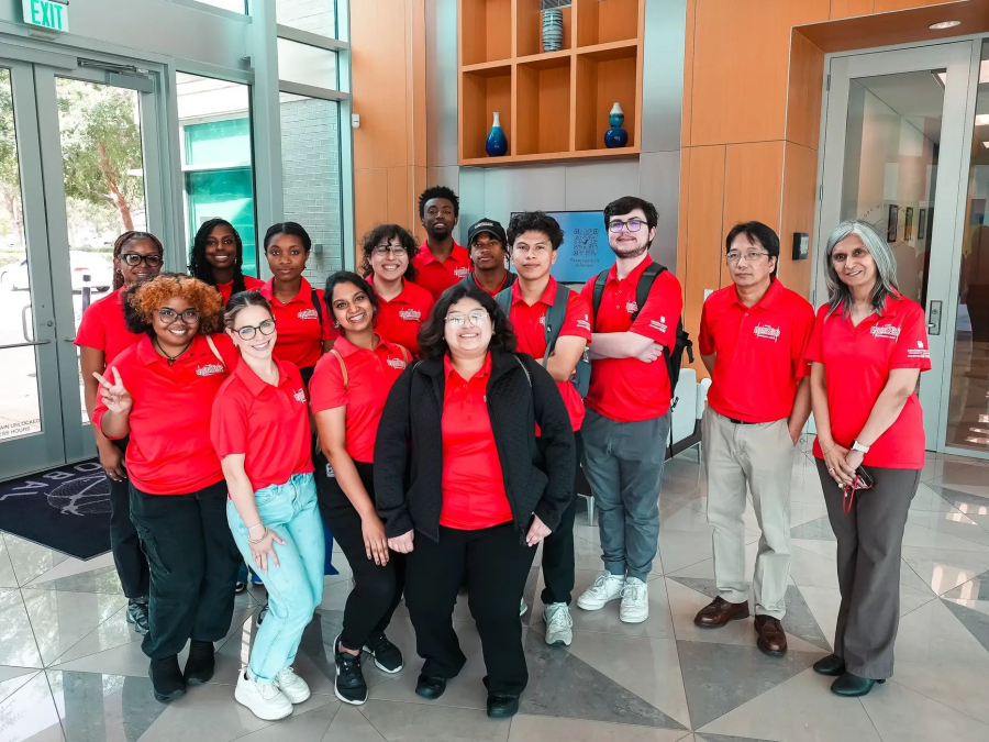 Participants, faculty and staff from the 2024 NIIMBL eXperience @UH.