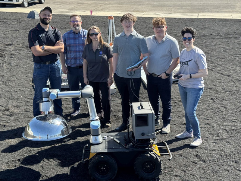 NASA DSD and Robotic Arm Adapting Mechanism