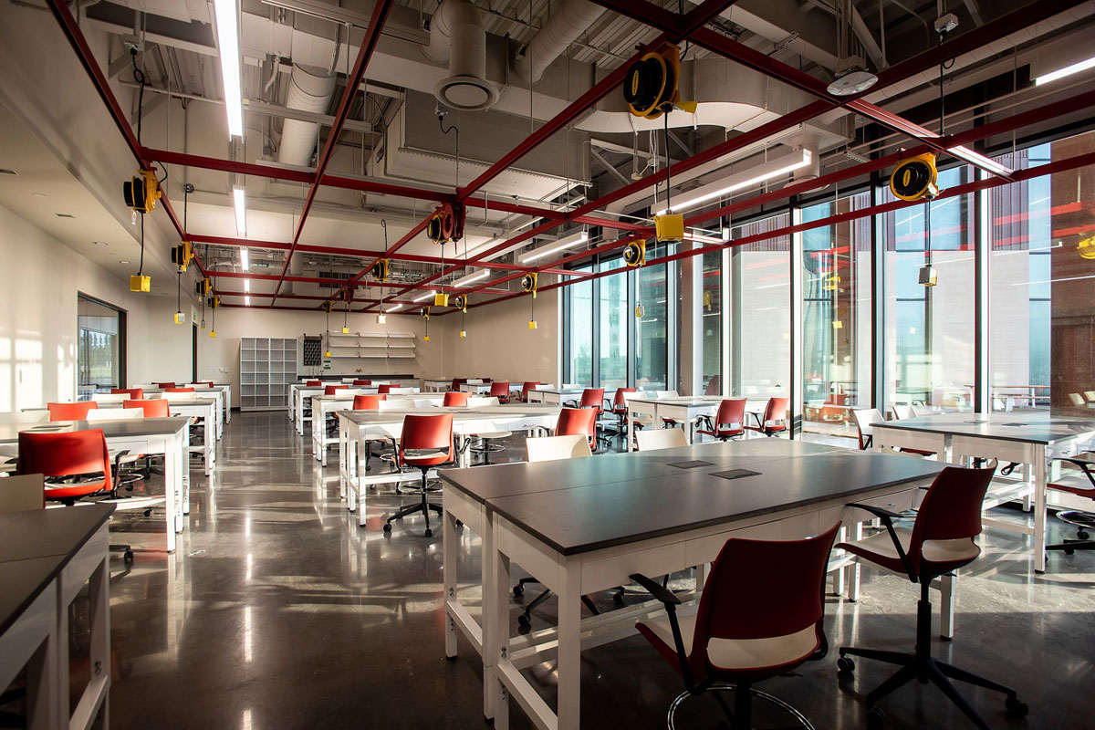 New Engineering Academy Puts UH At Katy In The Lime Light