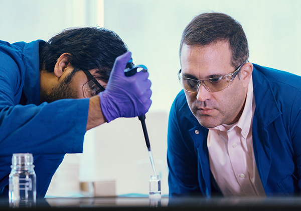 Jeff Rimer with doctoral student in his laboratory.