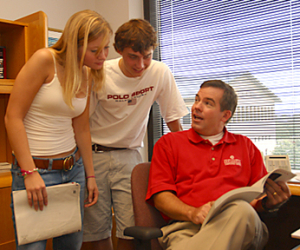 Tulane University students Sarah Flanders and William Kethman discuss enrolling at the UH Cullen College of Engineering with Fritz Claydon, associate dean for undergraduate programs and computer facilities. Photo by Jeff Shaw.