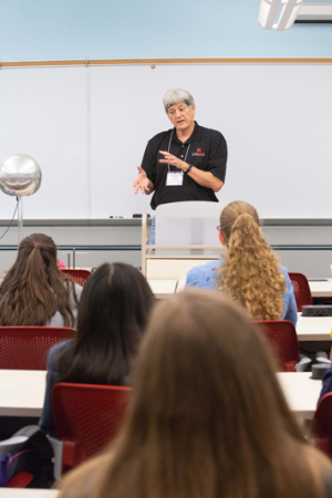 Professor Stuart Long has spent years creating a thriving culture of undergraduate research, mentorship, and achievement at UH.