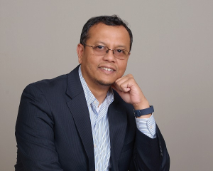 UH ECE Industry Advisory Board member Abu Baker, Hewlett-Packard. UH ECE Industry Advisory Board member Abu Baker, Hewlett-Packard.