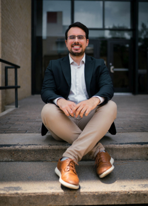 Andres Villarroel, a May 2022 graduate with a Master's degree in Petroleum Engineering, earned a first-place finish for his presentation at the Society of Petroleum Engineers GCNA/SWNA (Gulf Coast and Southwest North America) Regional Student Paper Contest. 