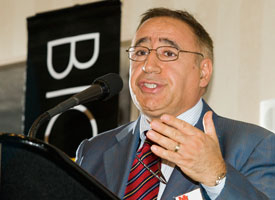 Metin Akay, recently named founding chair of the college's new department of biomedical engineering, shares his vision for the future of biomedical sciences at University of Houston at BioHouston's August Breakfast Forum on Aug. 21, 2009. Photo by Thomas Shea. 